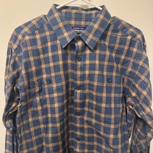 Patagonia men’s button up Medium
